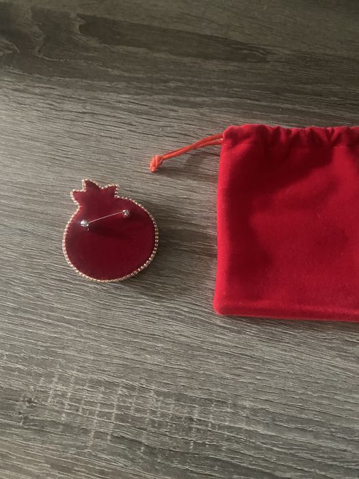 Продается брошь гранат