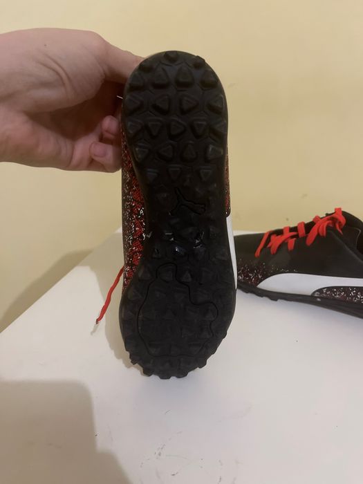 Ghete de fotbal Puma