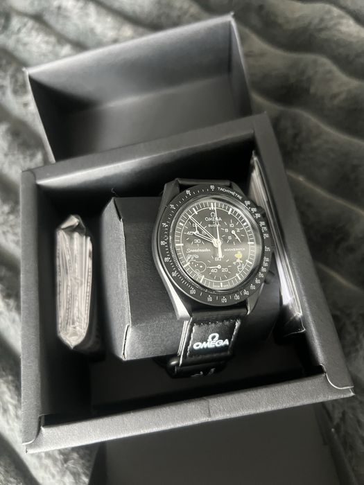 Omega X Swatch Mission to the moon Snoopy edition