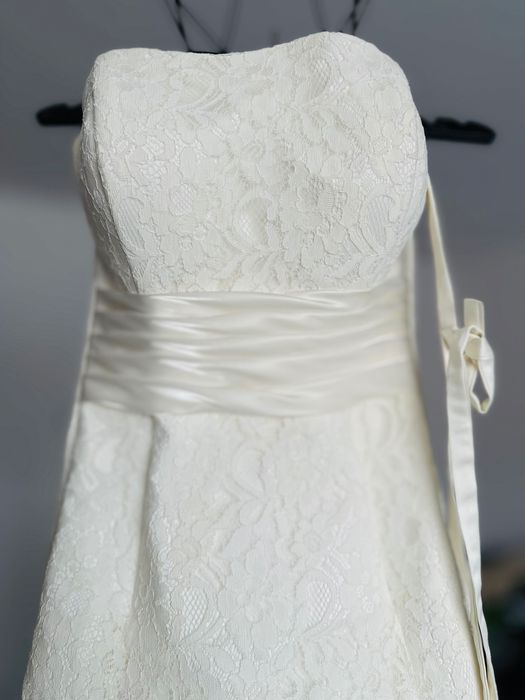 Rochie de Mireasă – Dantelă Fină& Corset Ajustabil – Stare Impecabilă