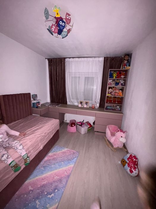 Schimb apartament 4 camere, 100 mp, renovat complet + boxă 50 mp, cu casă