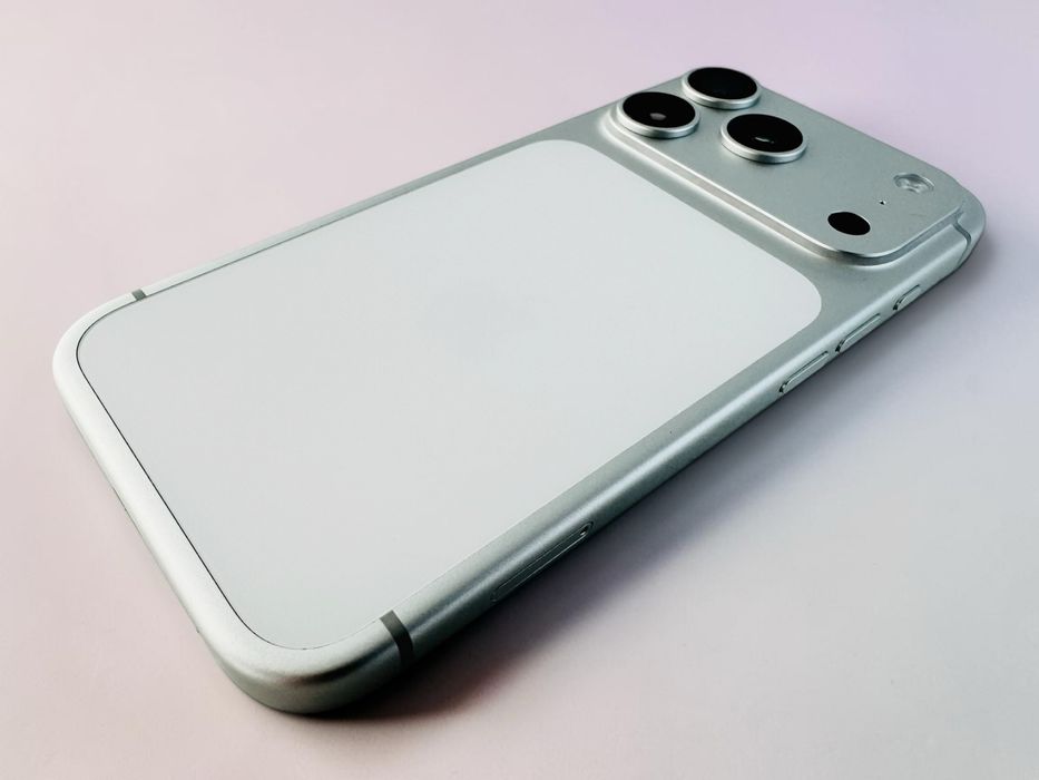Apple iPhone 17 Pro 256GB Silver 100% Батерия!