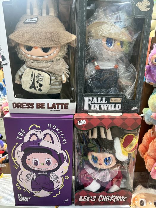 Big labubu.     Голямо лабубу 40 см.