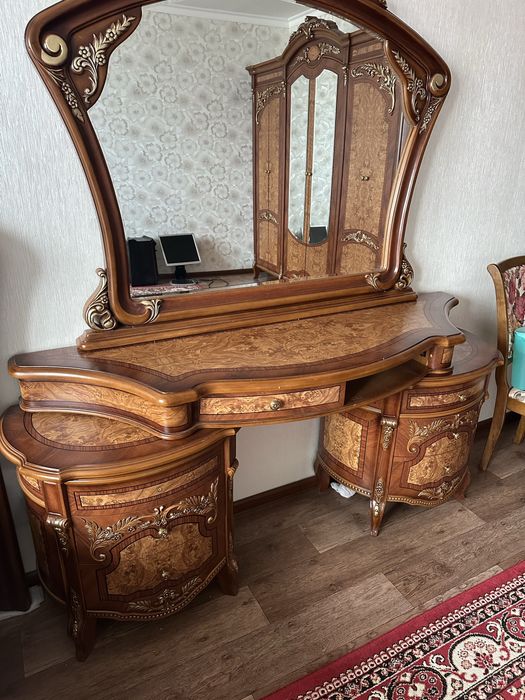 Спальный гарнитур