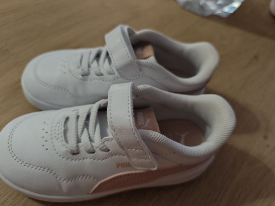 Маратонки Puma за момиче 26 номер.