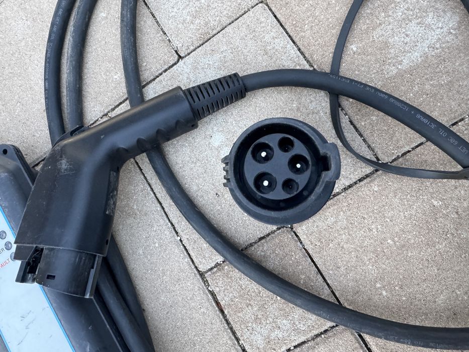 Зарядно за електромобил 7 kw Type 1 + Type 2