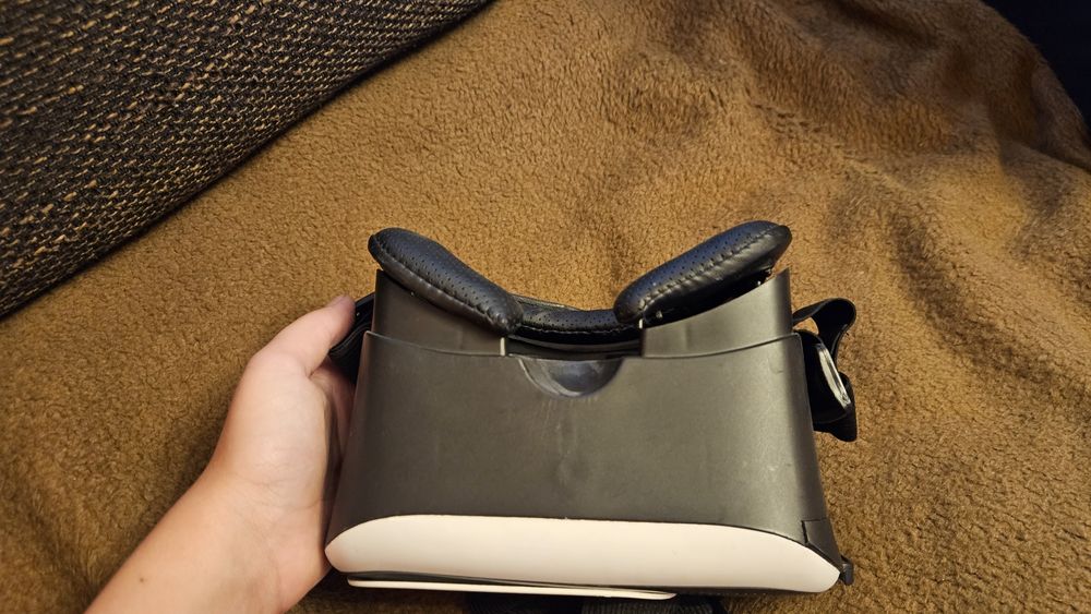 Adaptor pentru telefoane VR