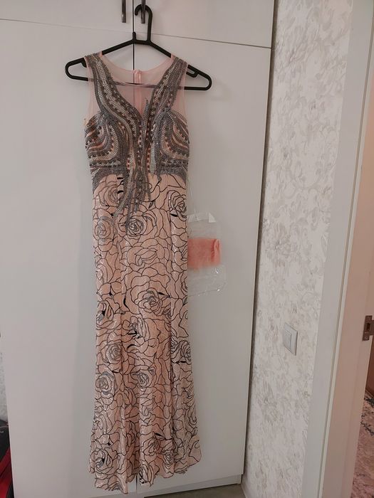 Шикарное новое платье