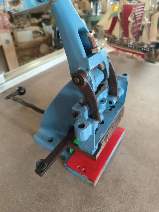 Ръчна Немска гилотина