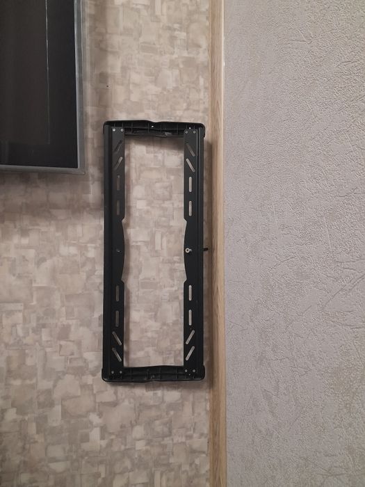 Продается телевизор в средном состоением