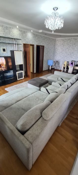 Продам диван для гостинной