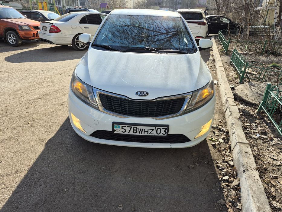 Автомобиль  киа рио