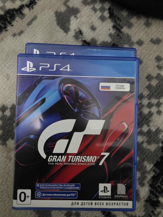 Продам PS 4 PRO ..1 терабайт память