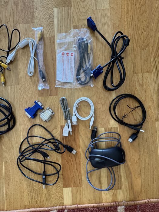 Diverse Cabluri și Încărcătoare Vechi