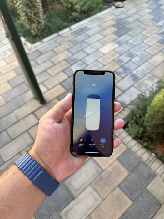 Iphone XS Ayfon XS 64gb LL/A qora ideal sotiladi aybi yo face ishlidi