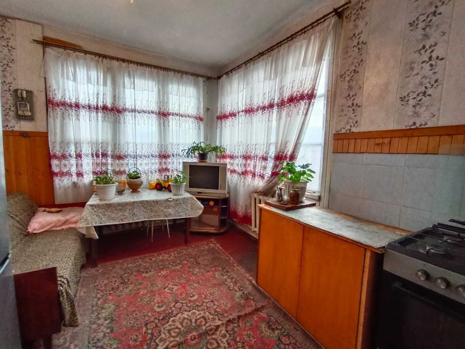 Продаю 4 комнатный дом в Пришахтинске.