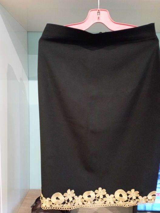 Дамски официален костюм