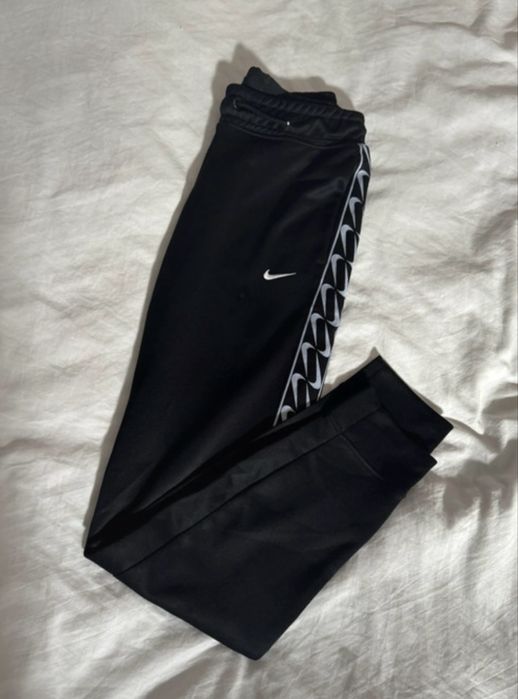 Pantaloni trening Nike dama