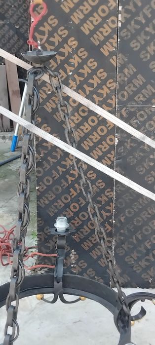 Полилей ковано желязо