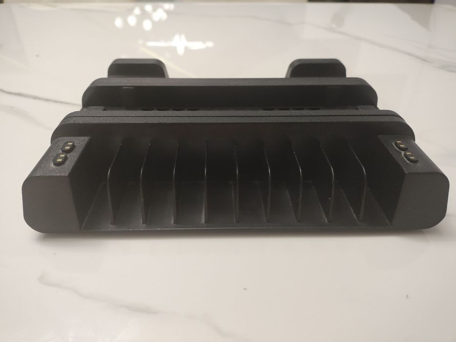 PlayStation 4 + 2 console + suport PS