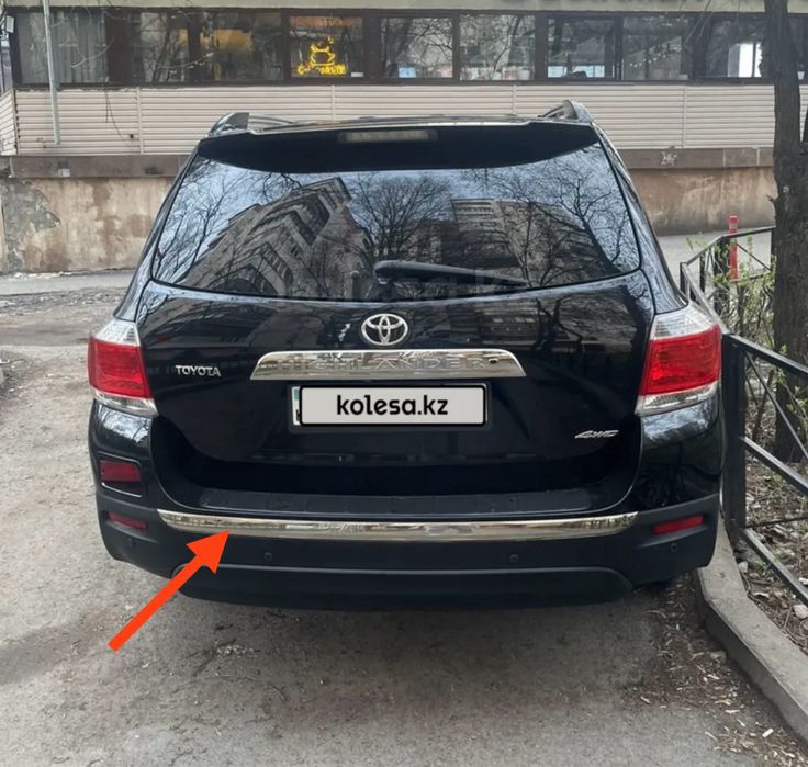 Хайландер вставка в бампер higlander хром накладка на задний бампер