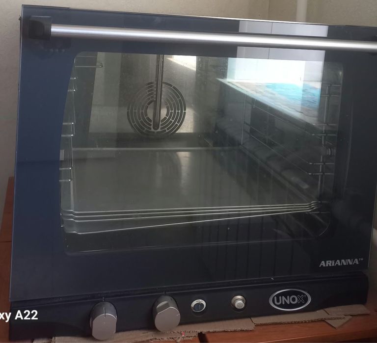 Продам конвекционную печь