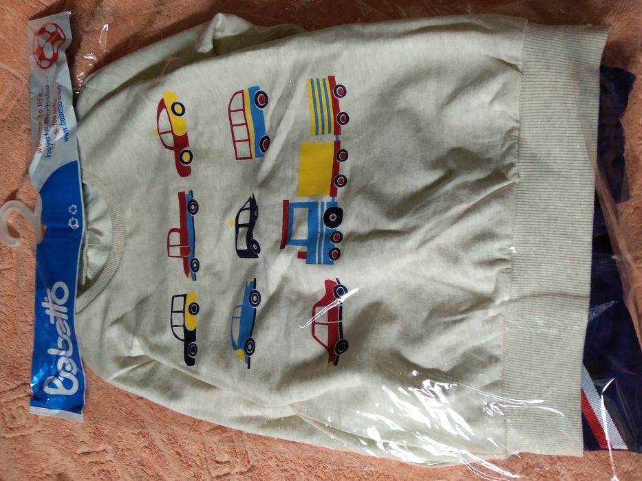 детский костюм. кофточка с брюками. всё новое.на мальчика.