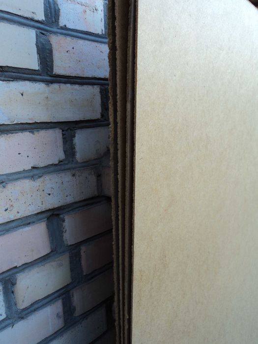 Топчан металлический разборный, деревянная оконная рама и листы ДВП