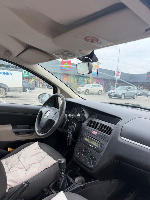 Vând Fiat Linea 2010