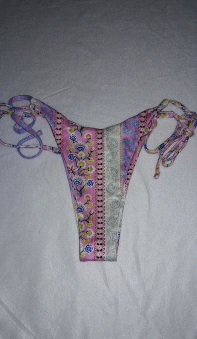 Costum de baie roz nou