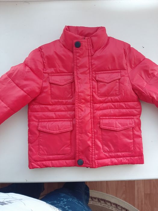 Продам ветровку для девочки. На годик.