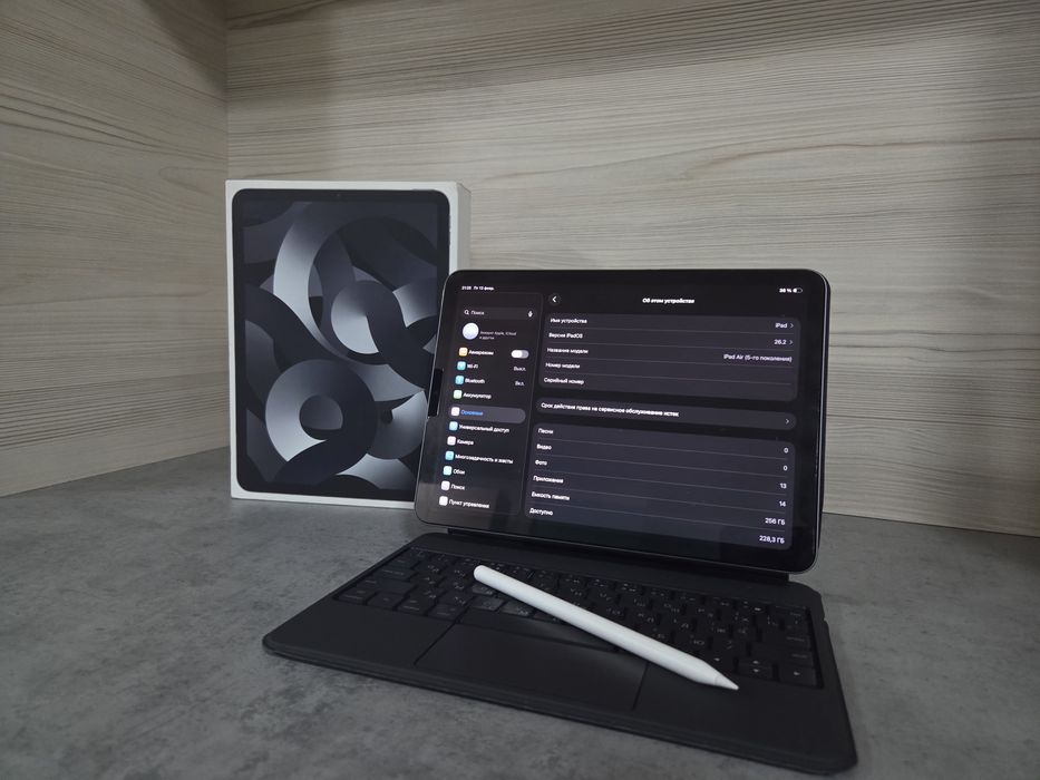 Продам iPad Air 5