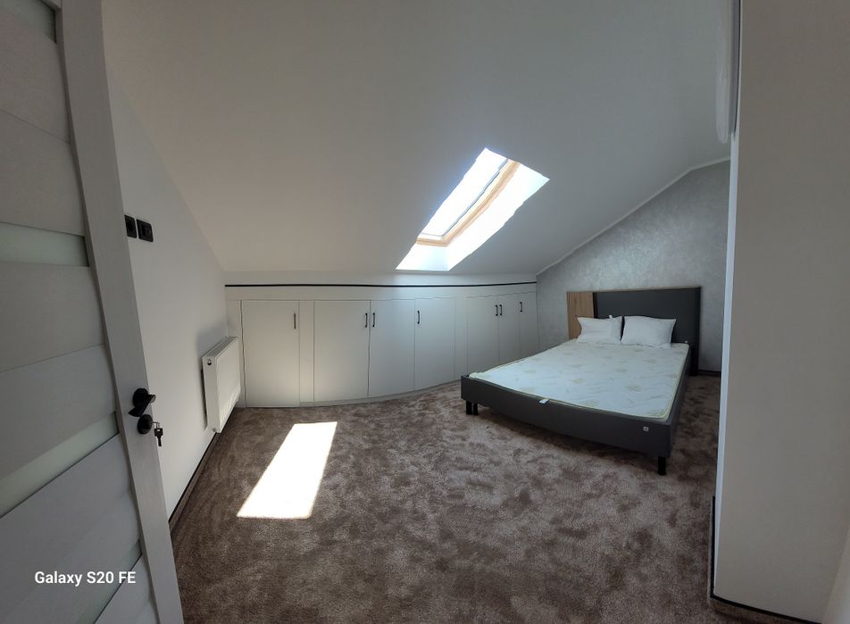 Închiriez apartament în zona Coramed