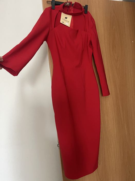 Вечернее платье красный