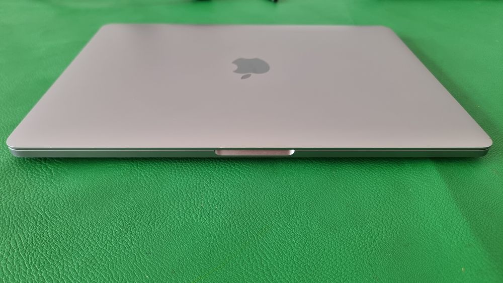 MacBook Pro M1 13 8/256 макбук