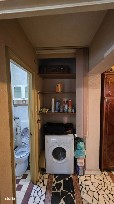 Apartament 4 camere, 93 mp utili, etaj 3/4, decomandat, zona Centrala