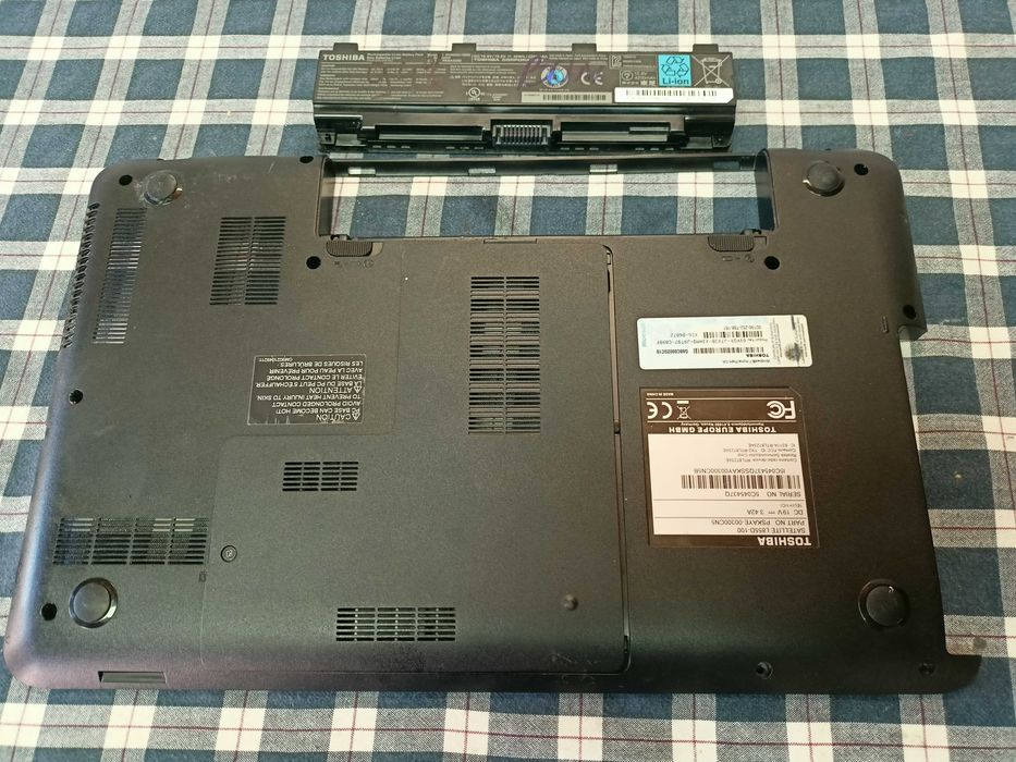 Elemente Toshiba  L855D