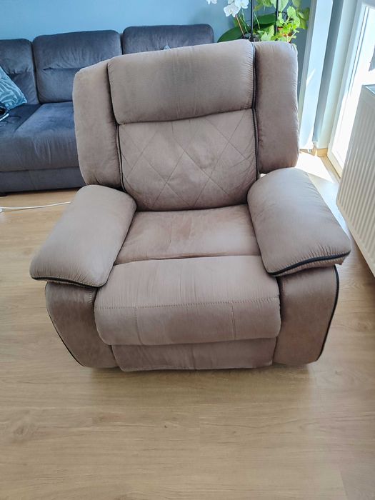 Продавам два броя релакс фотьойли