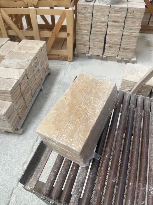 Depozit de Piatra Naturală – Marmură, Granit, Travertin