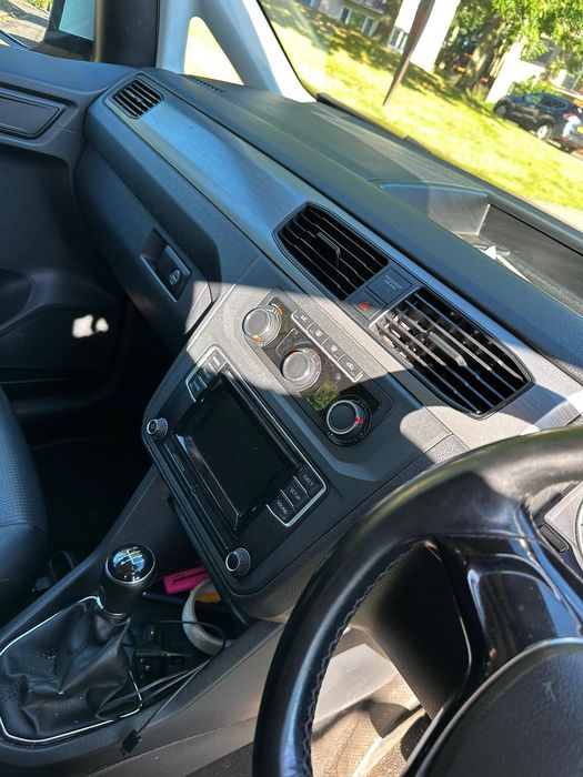 Dezmembrez wolkswagen caddy maxi 7 locur motor 2.0 dfsd cutie manuala