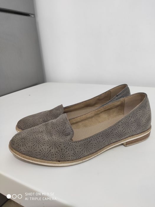 Vând balerini gri, Nr 37. Câteva purtari, stare f buna. Fără defecte.