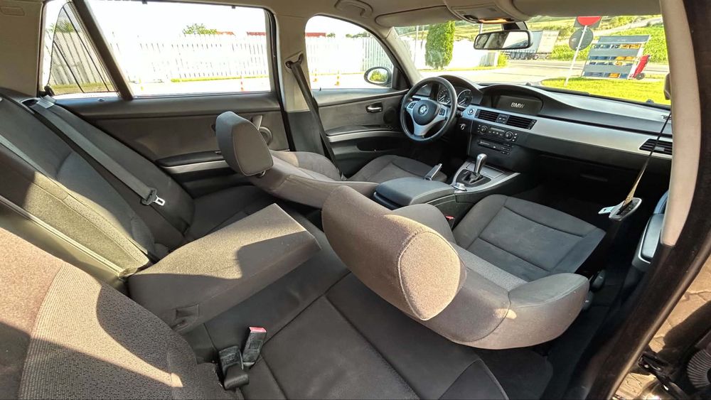 Vând Bmw///E91-320D/2.0D 163 Cai An 2006 Automat-BI-Xenon-Navi Inpecabil