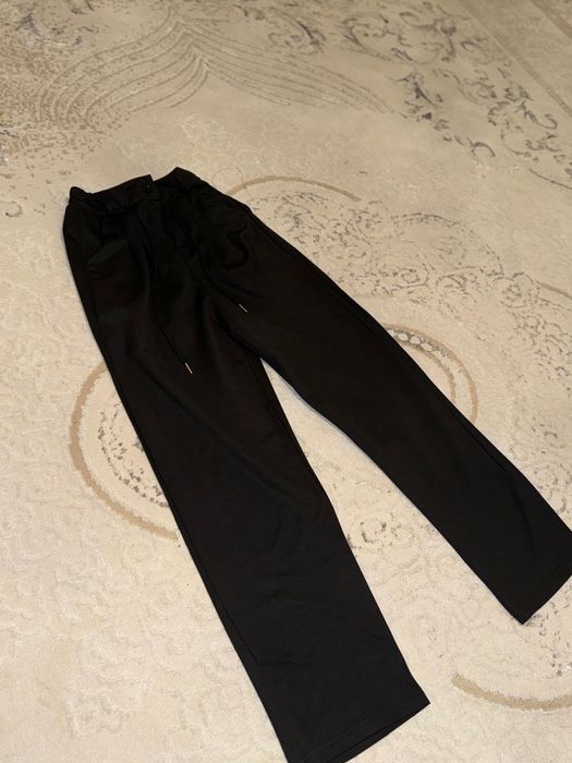 б/у киімдер сатылады. киілмегендері де бар