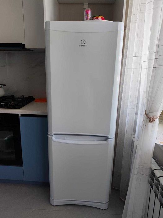 Холодильник INDESIT