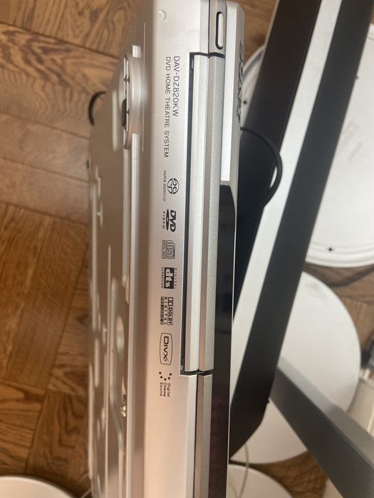 Домашний кинотеатр Sony, и JVC