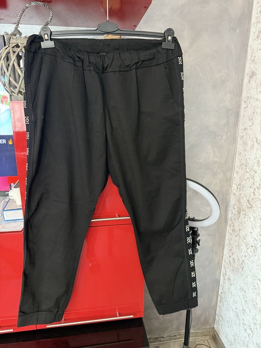 Vand blugi marime mare 30 lei