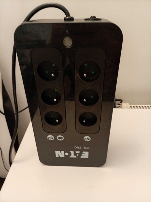 Ups , stabilizator tensiune Eaton 3S  700va, sursa sinusoidala , merge si cu baterie  de masina