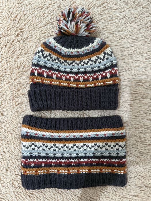 Продается шапка с шарфом ZARA