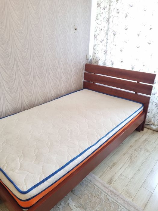 Продам деревянную кровать
