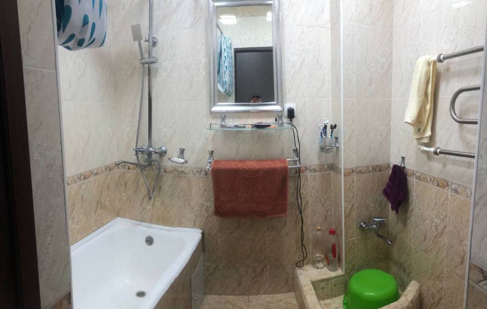 Квартира на Гунча -метро Тинчлик 3/3/5 общ пл 72м,балкон 2*6